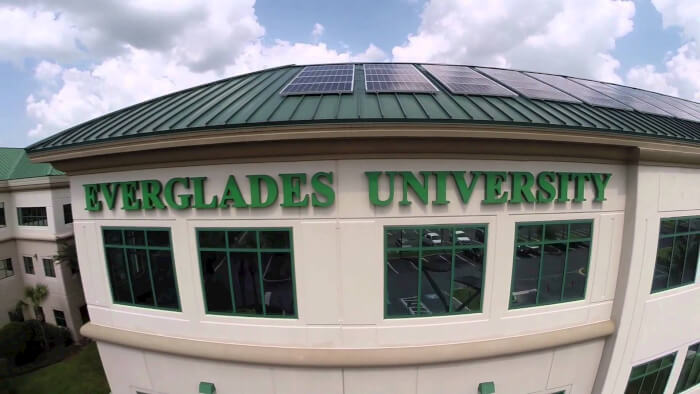 everglades-university-great-online-colleges-degree-hospitality - Great